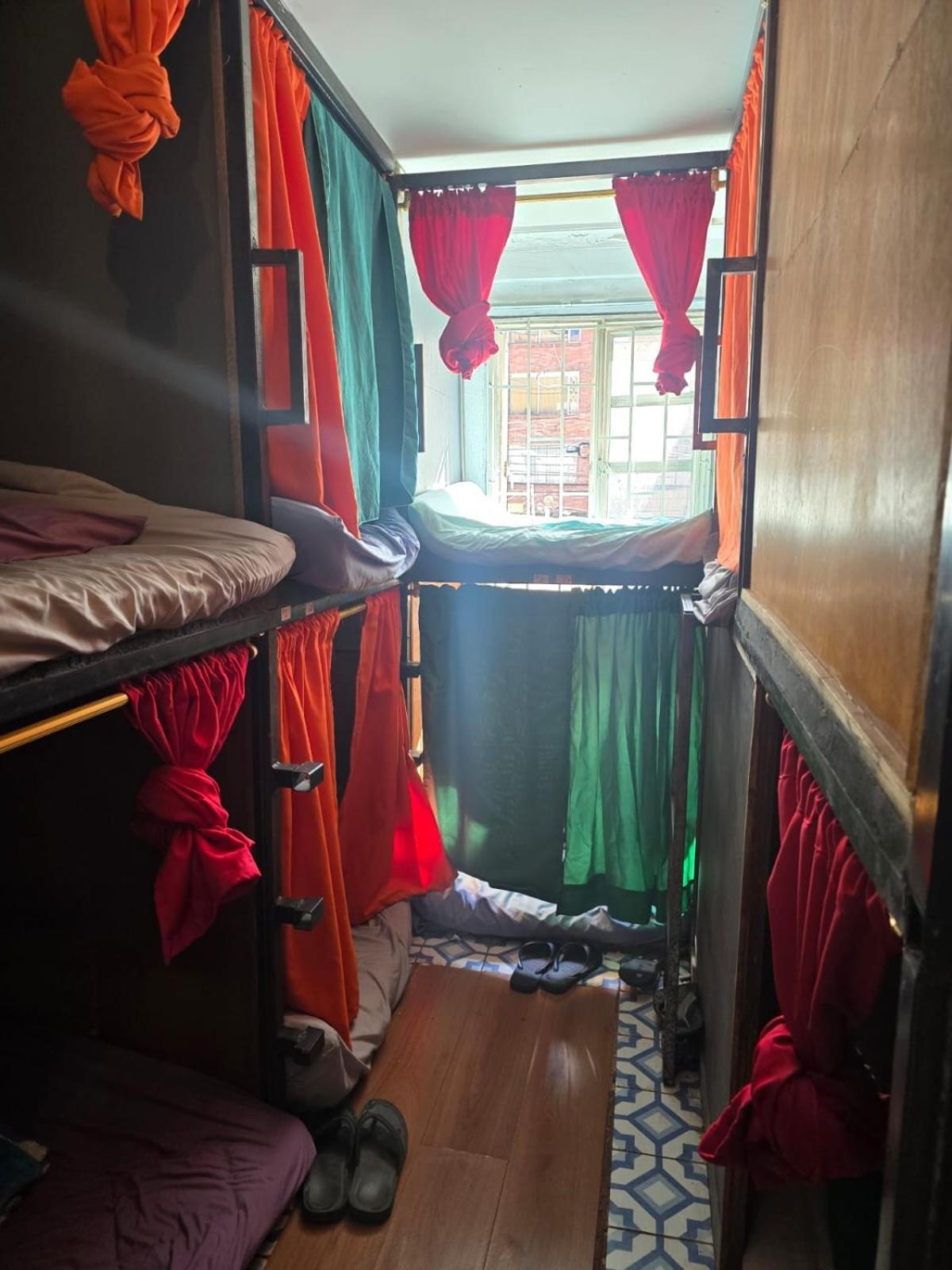 Portelli Hostal Zona G- Para Extranjeros Bogotá Exteriör bild