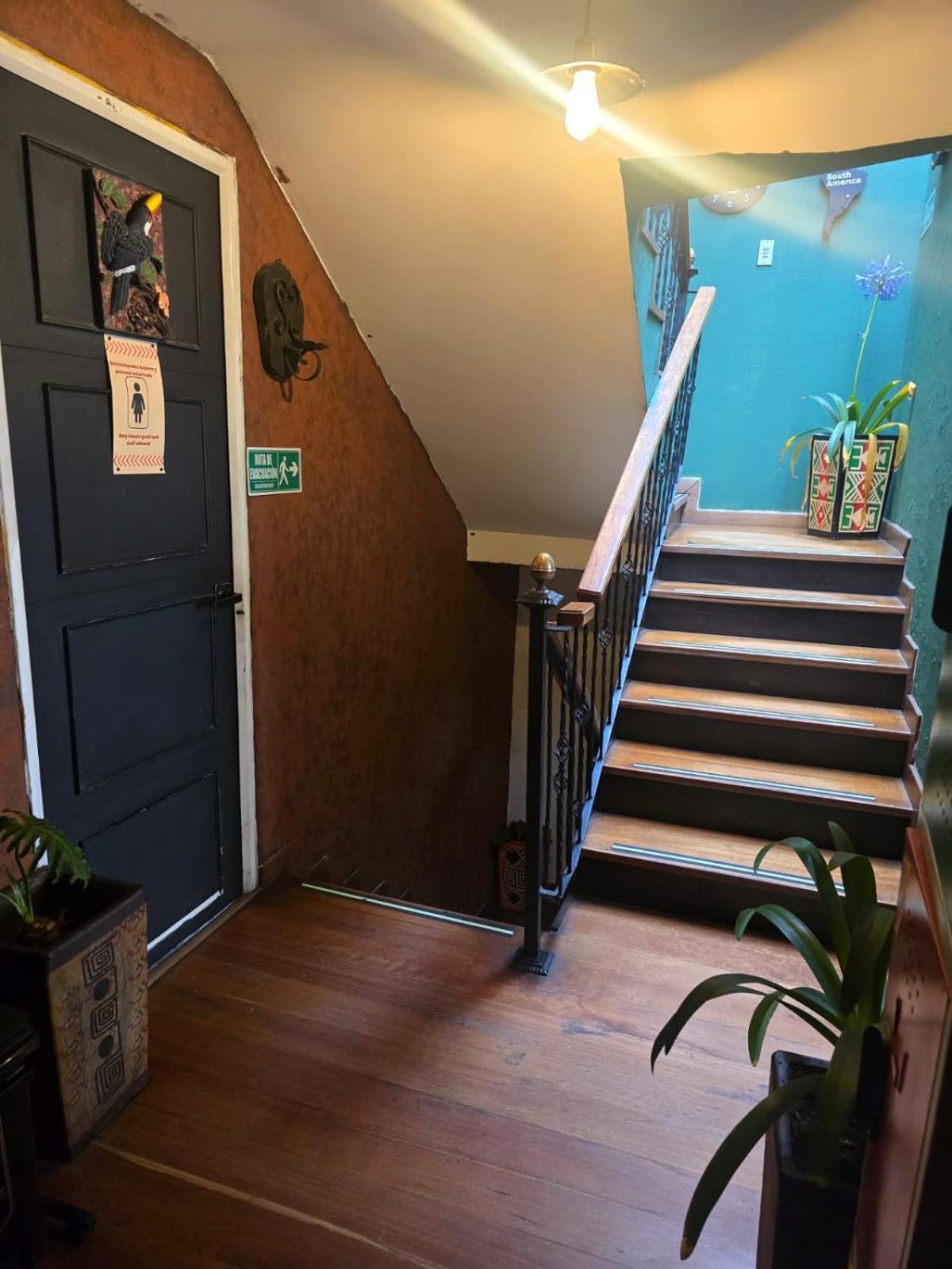 Portelli Hostal Zona G- Para Extranjeros Bogotá Exteriör bild