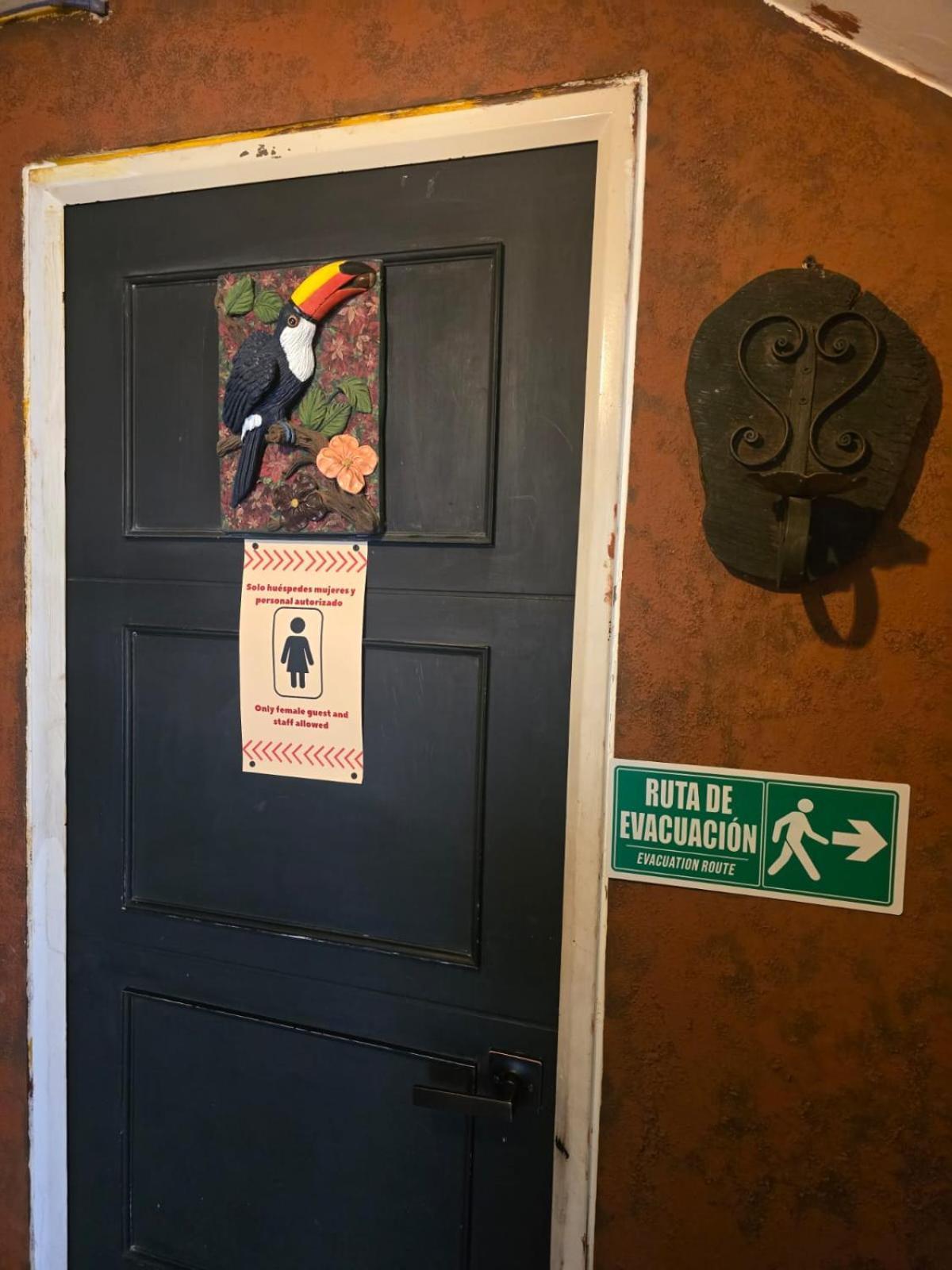 Portelli Hostal Zona G- Para Extranjeros Bogotá Exteriör bild